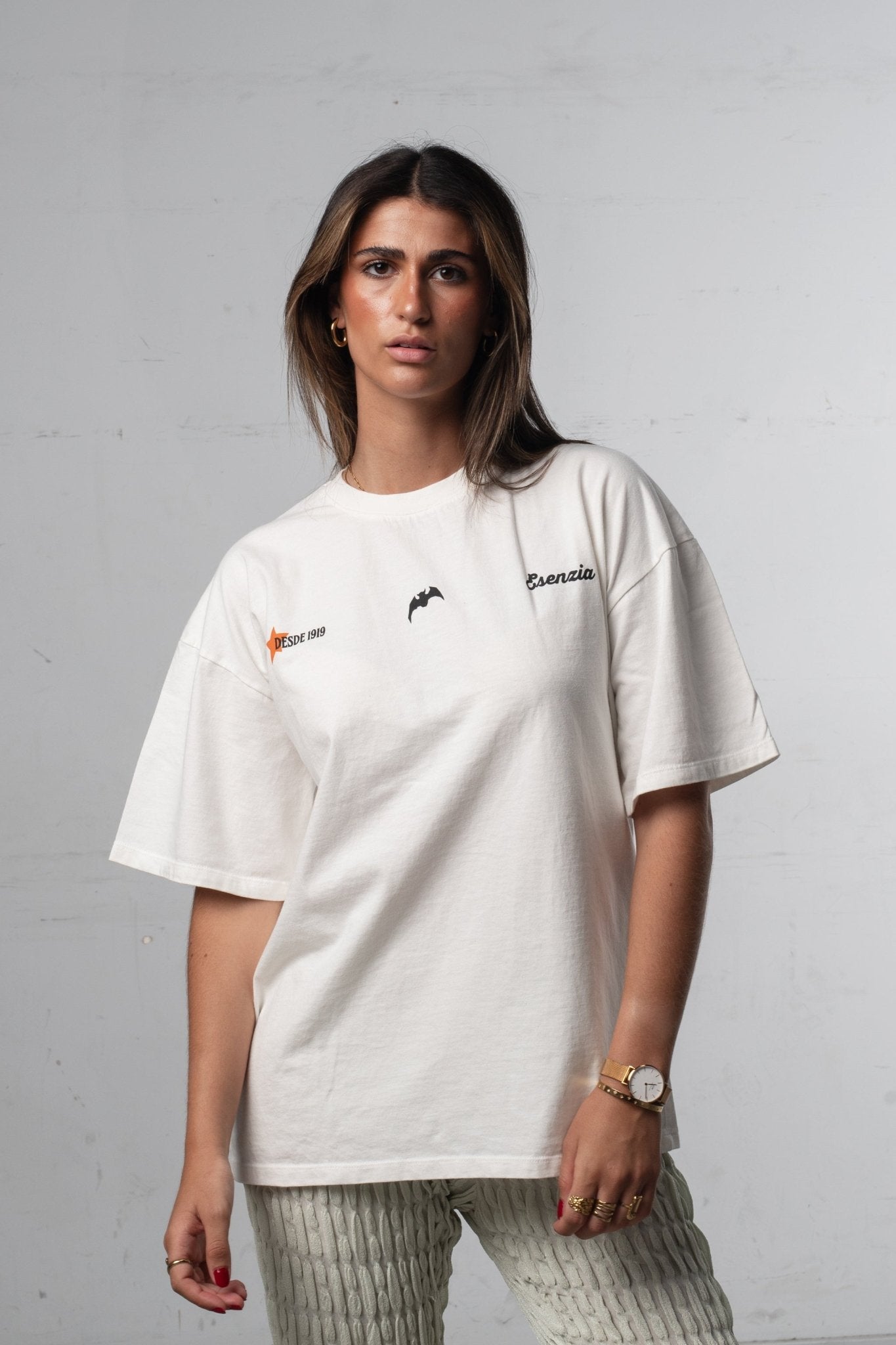 AMUNT TEE