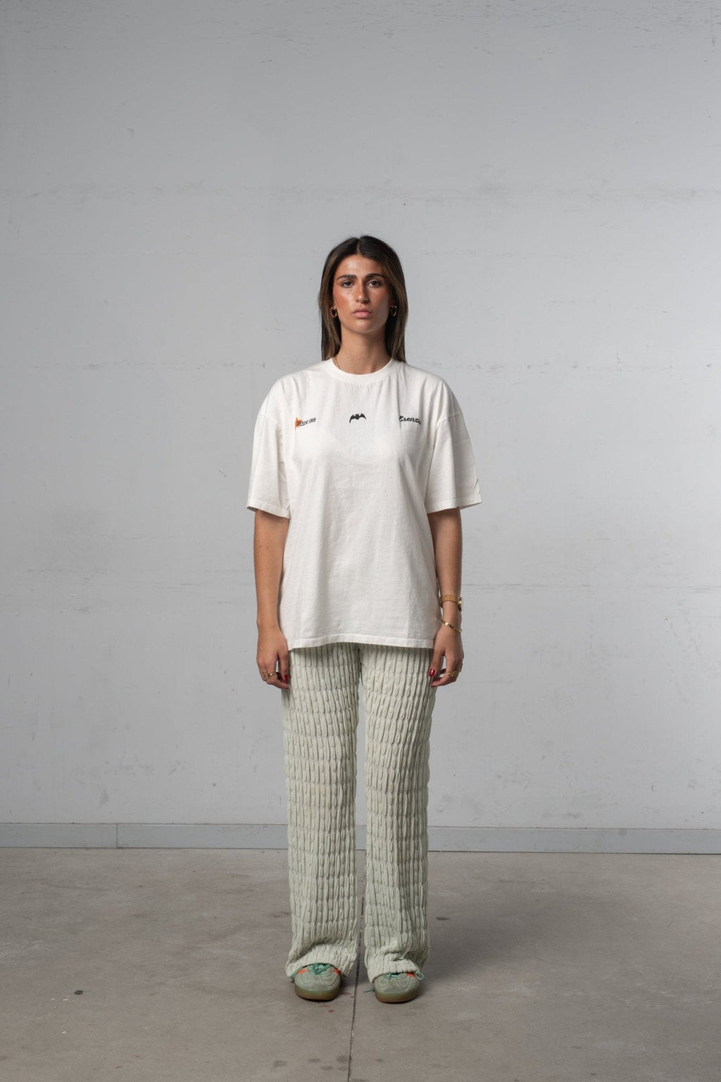 AMUNT TEE