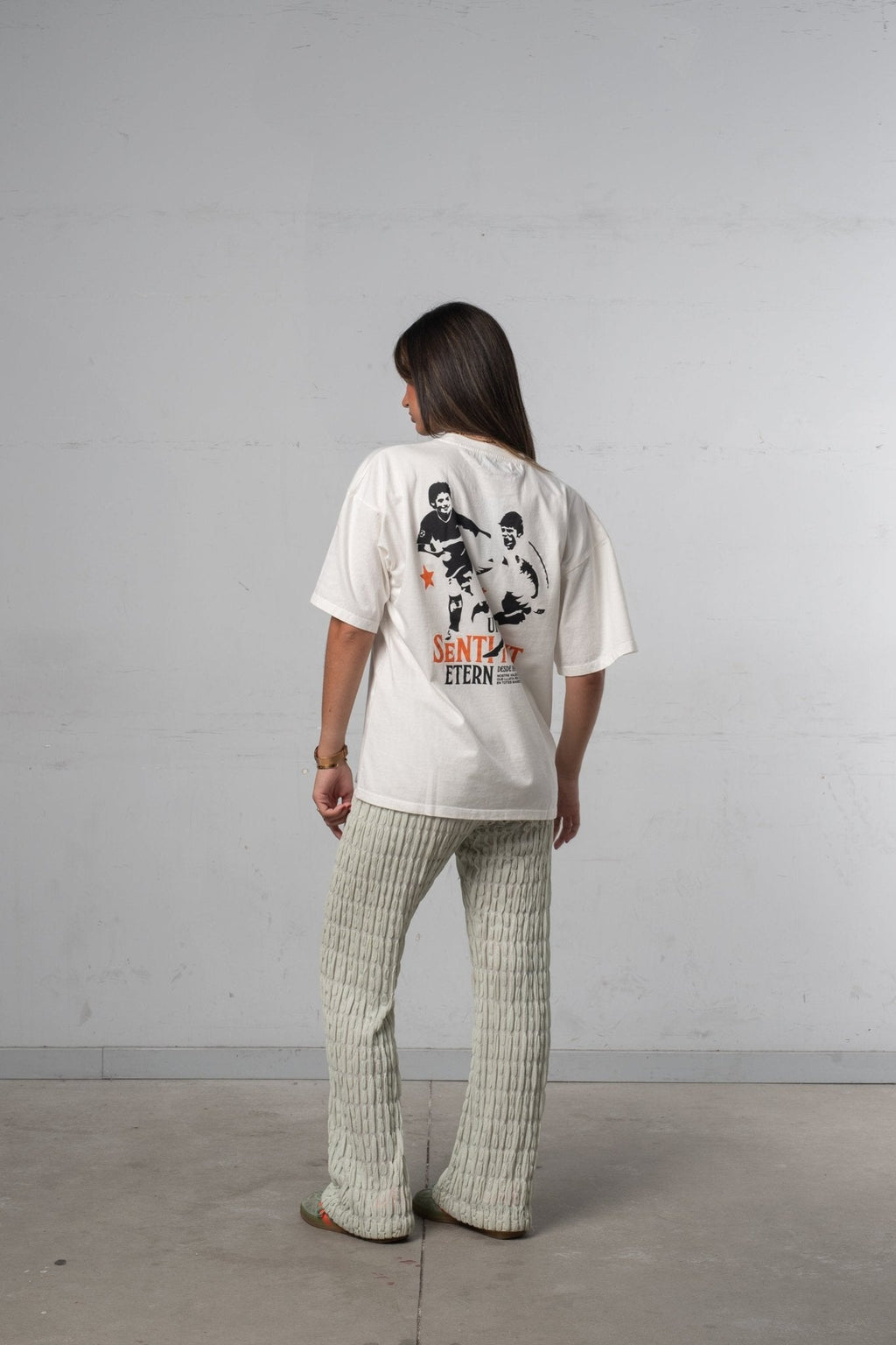 AMUNT TEE