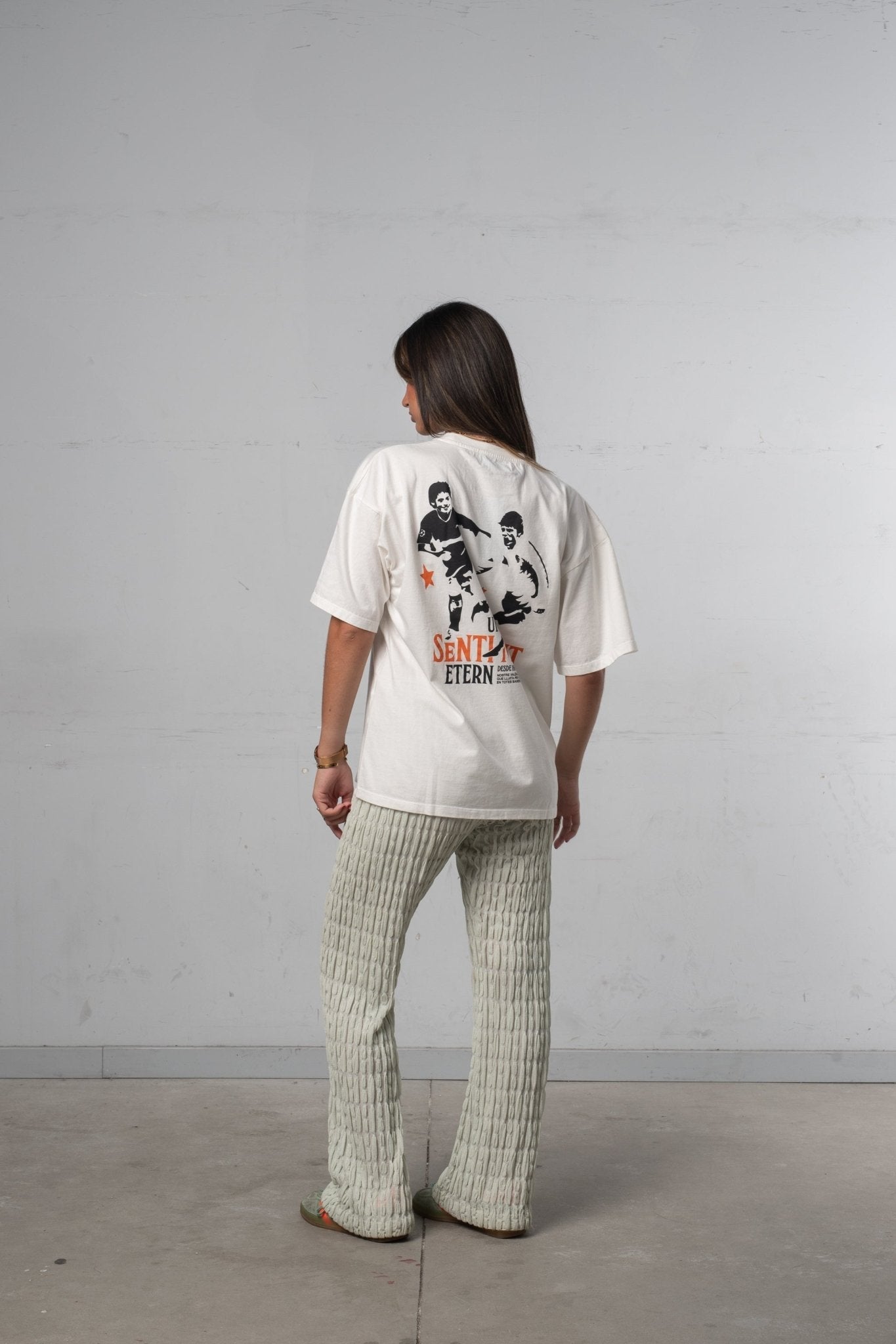 AMUNT TEE
