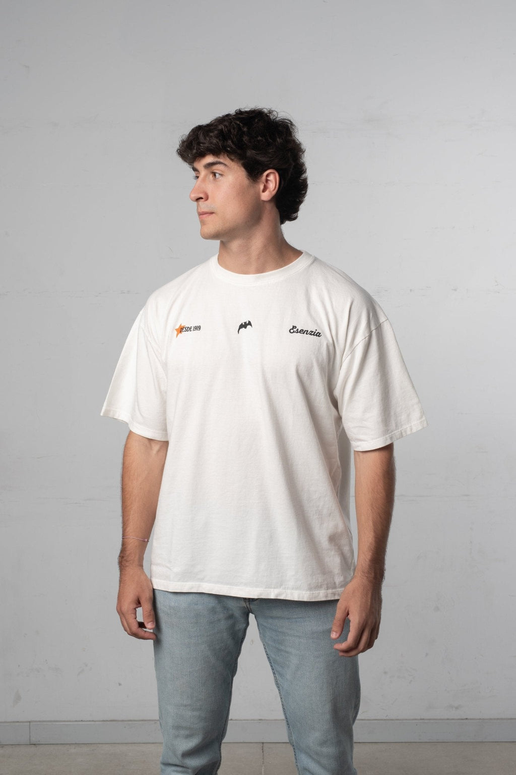 AMUNT TEE