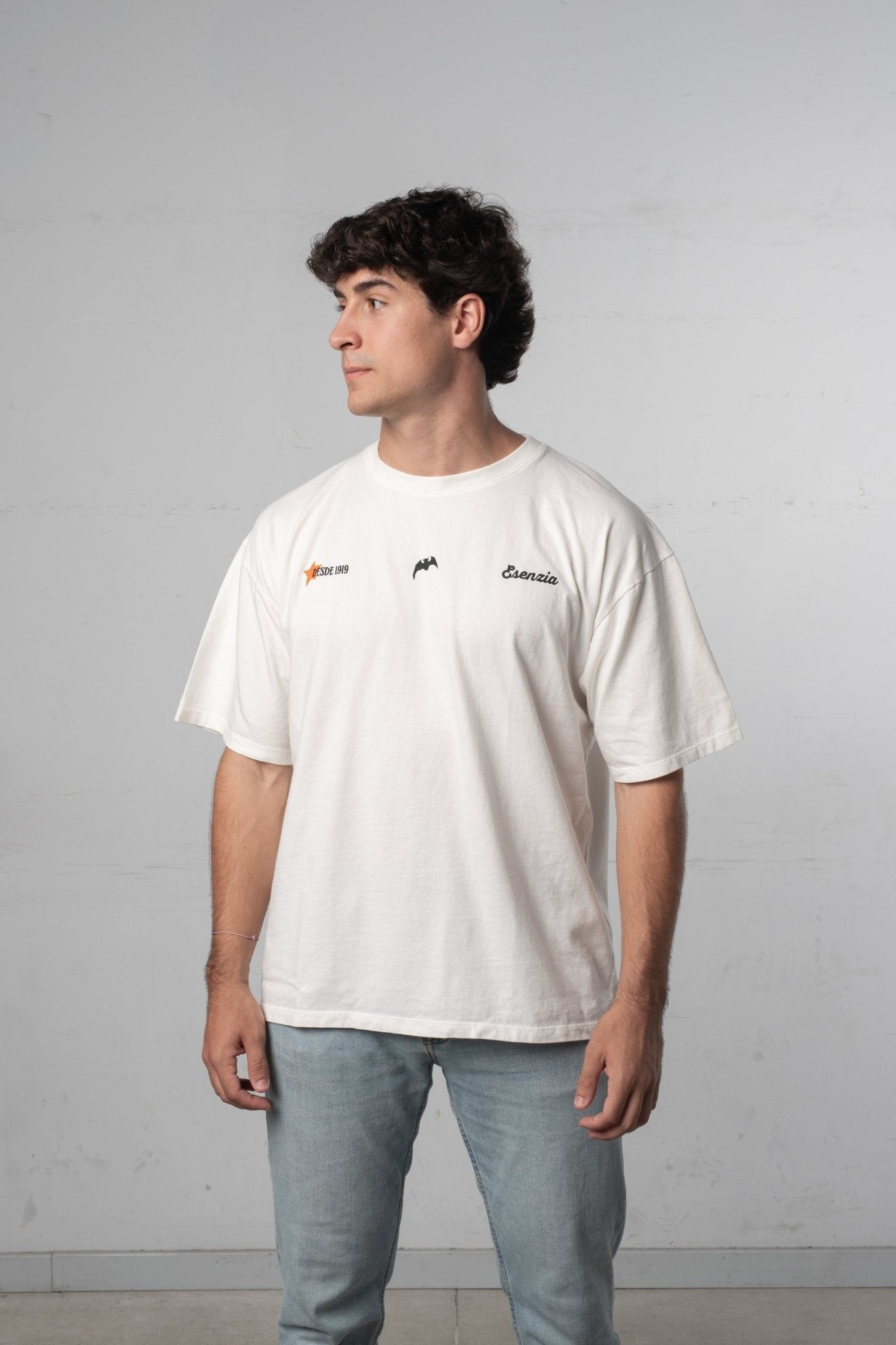AMUNT TEE