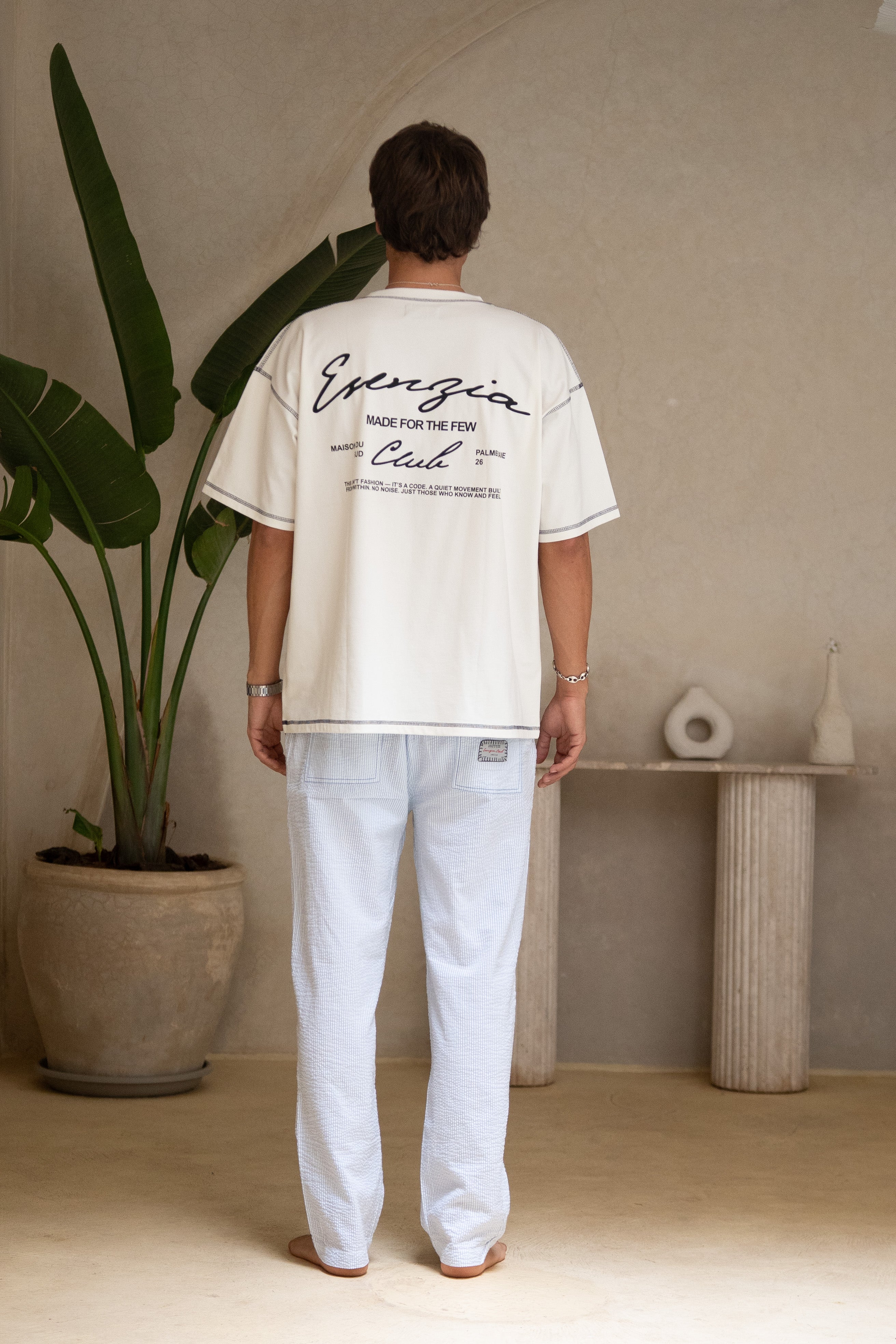 HEAVYWEIGHT WHITE STITCH TEE