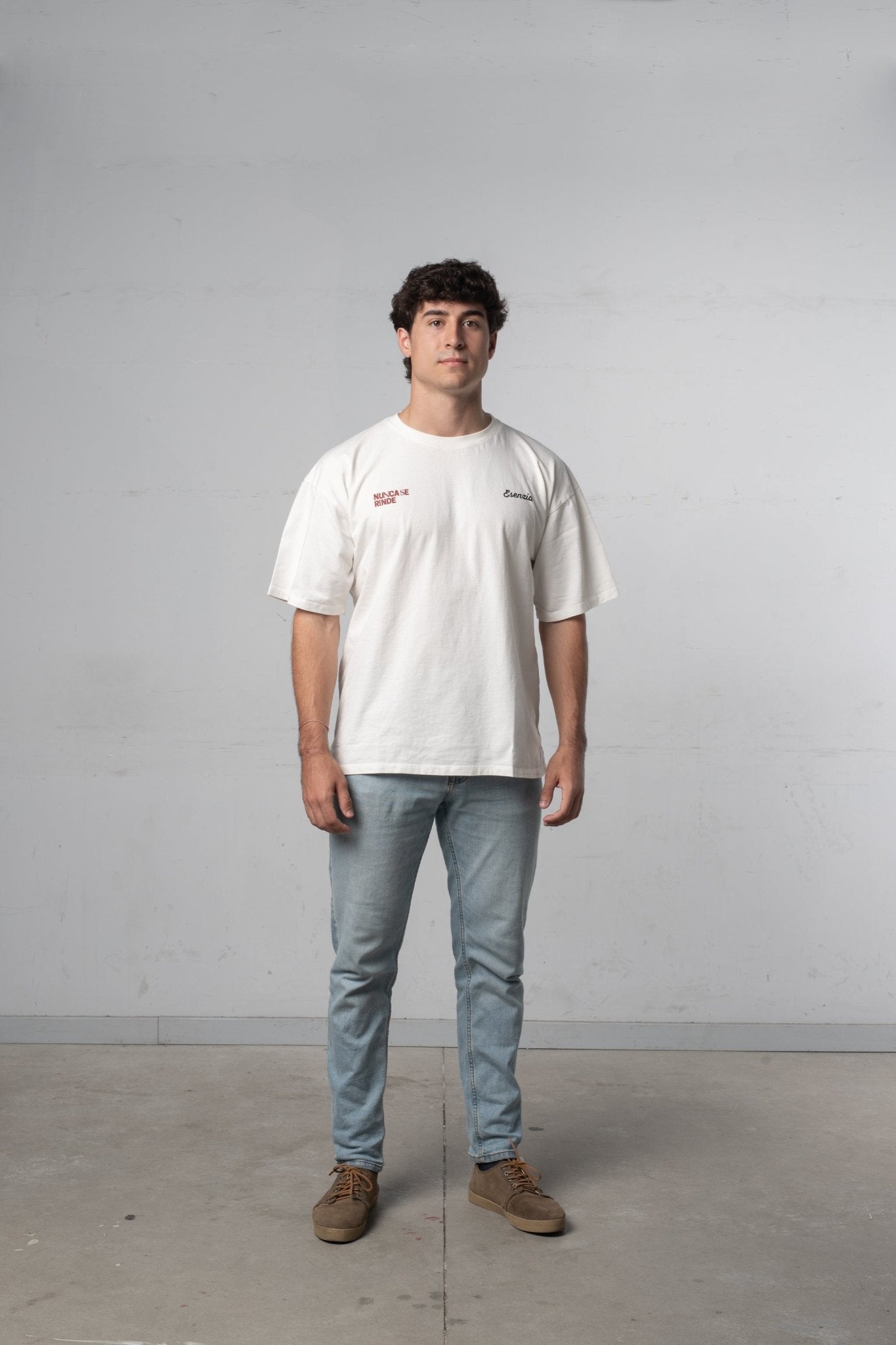 NEVER SURRENDER TEE