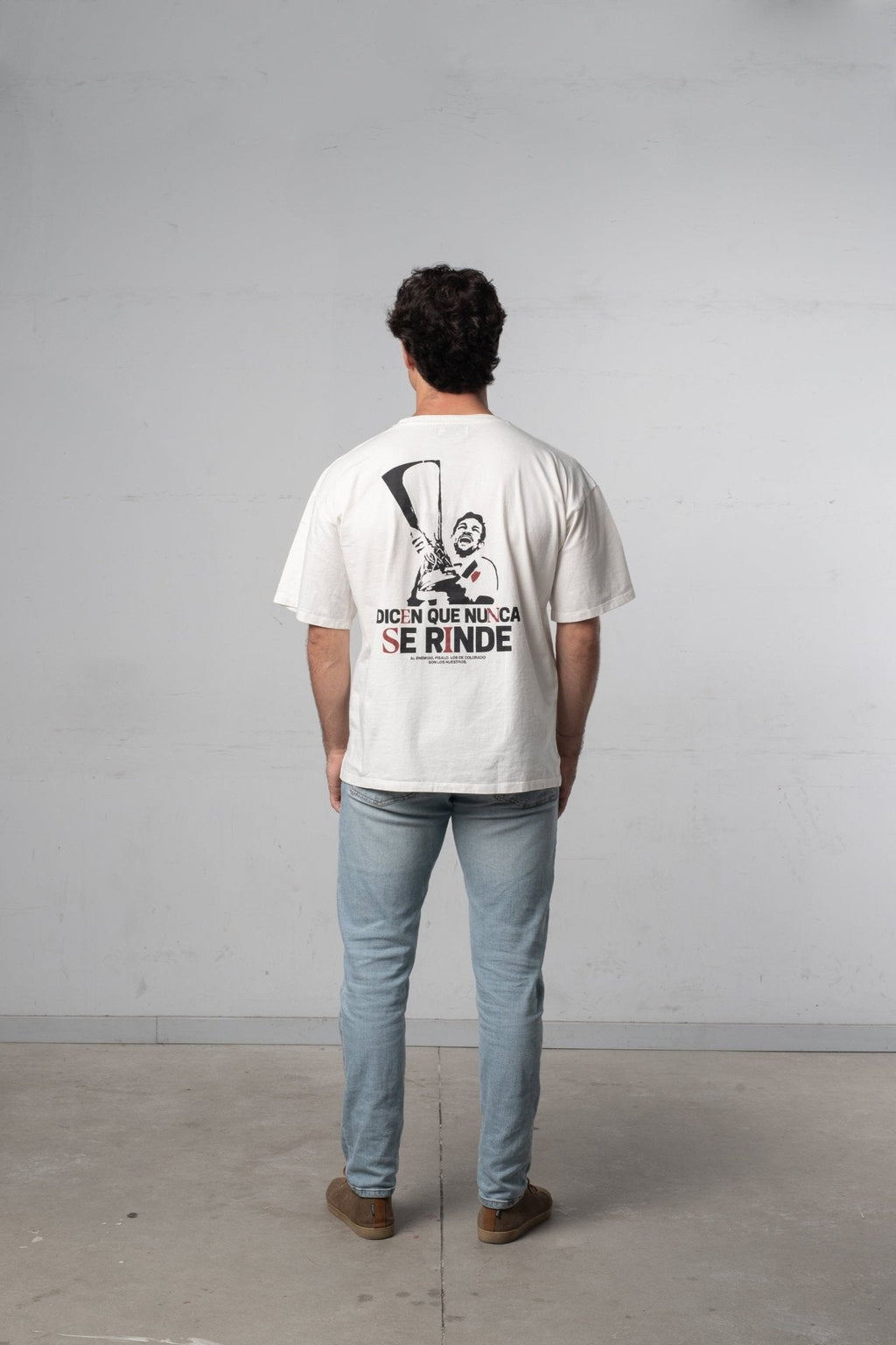 NEVER SURRENDER TEE