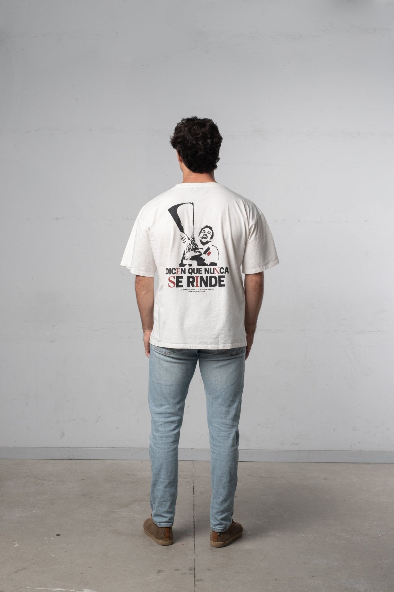 NEVER SURRENDER TEE