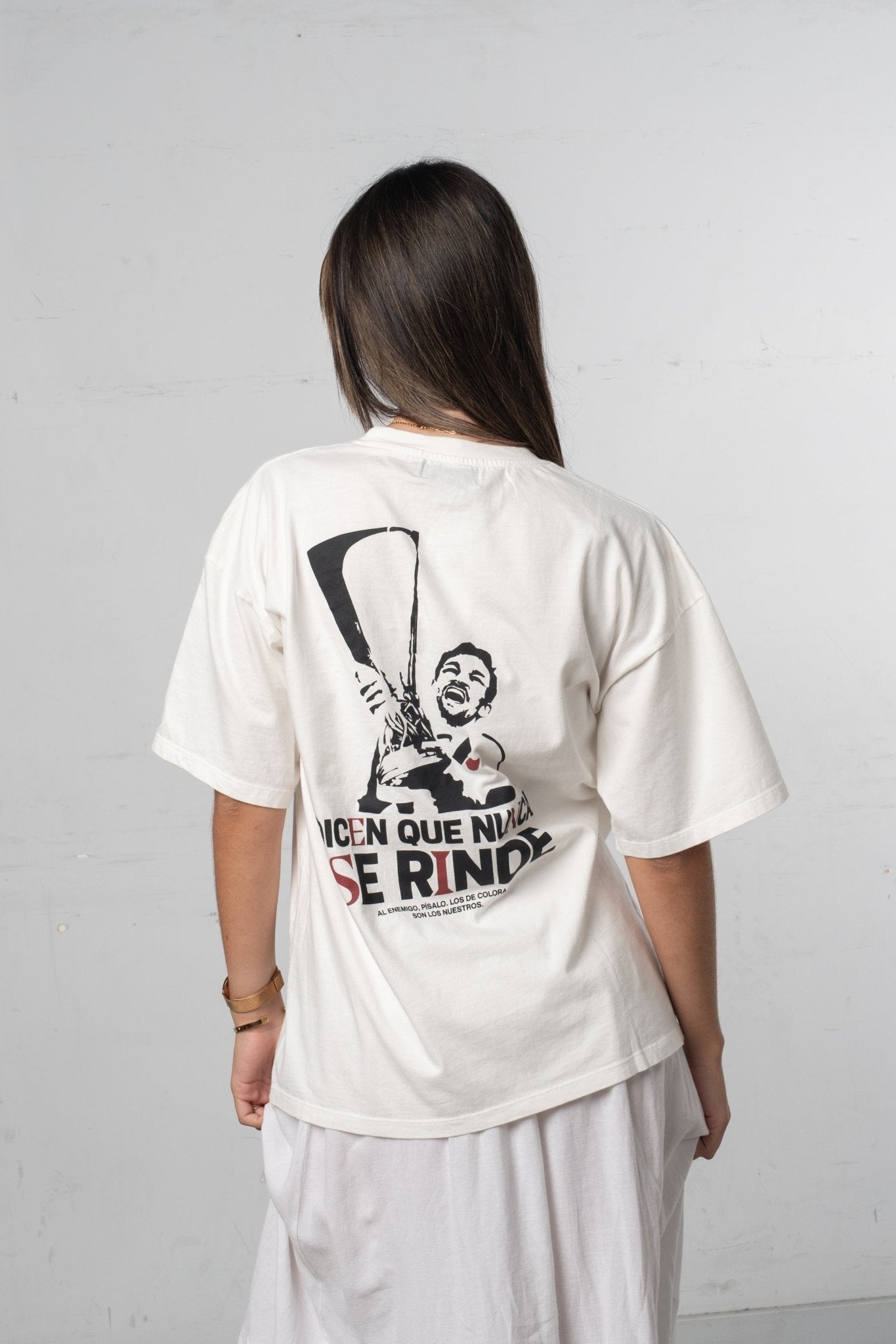 NEVER SURRENDER TEE