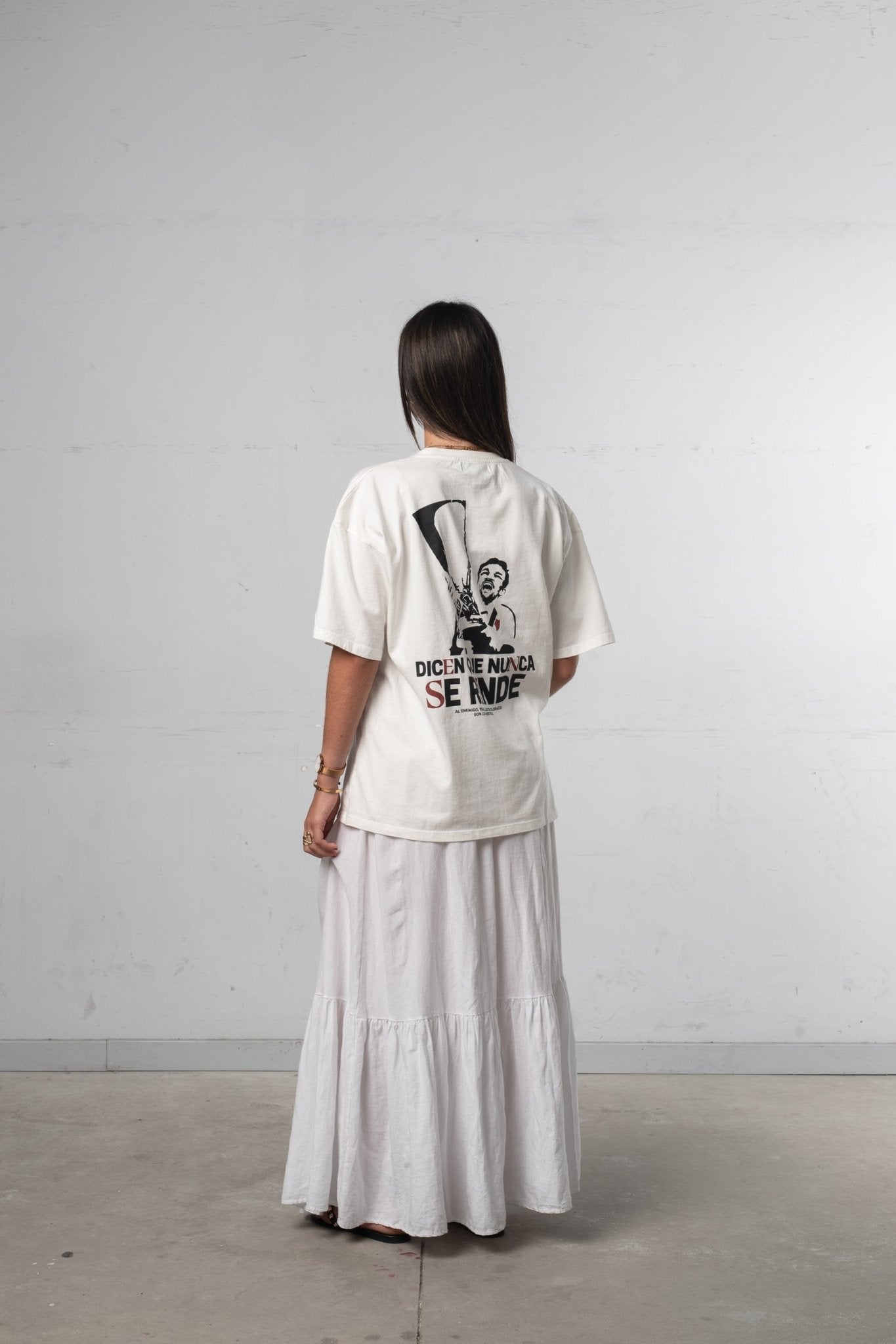 NEVER SURRENDER TEE