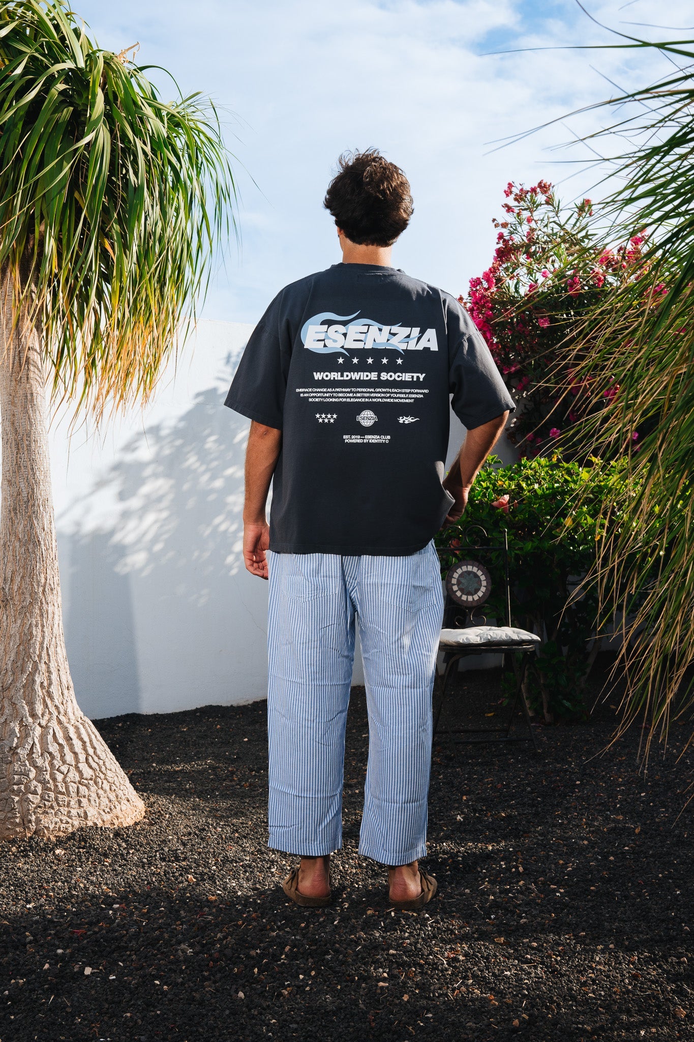 BLACK VOLCANO TEE