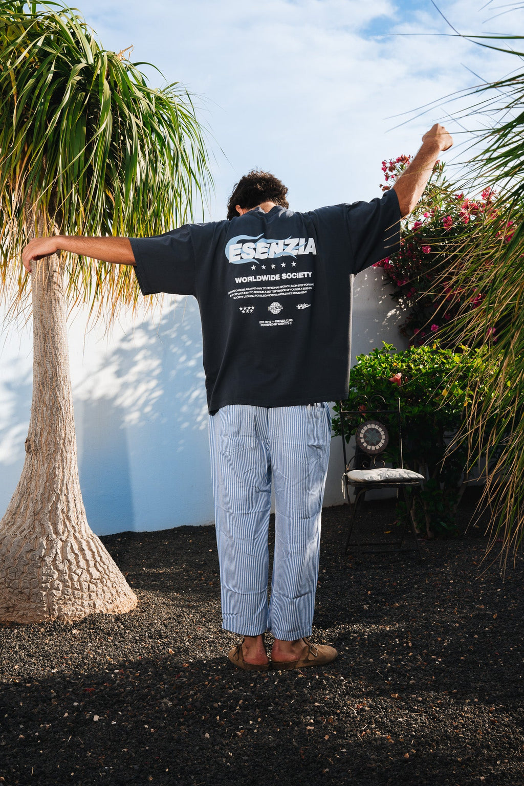 BLACK VOLCANO TEE